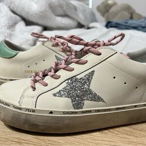Golden Goose Cream Sneakers with Pink Laces and Silver Star